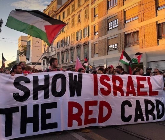 Lo striscione della campagna 