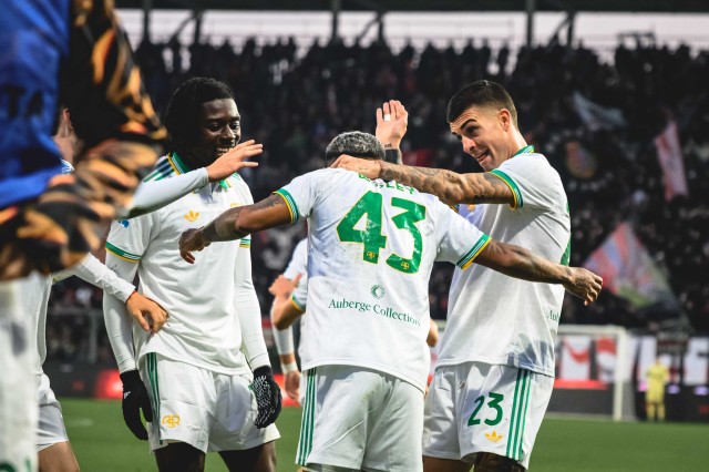 L'esultanza della Roma, vittoriosa sul campo della Cremonese