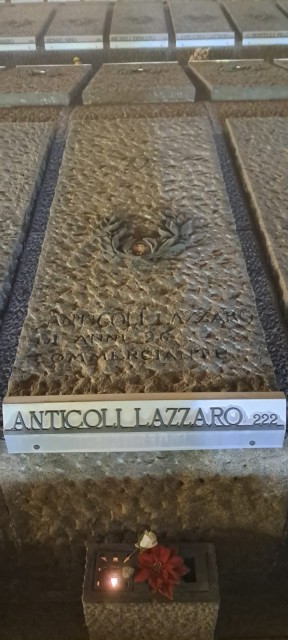 La lapide per Lazzaro Anticoli, alle Fosse Ardeatine. Foto: Il Catenaccio